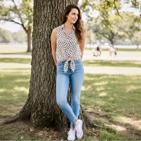 Papaya Tops - Papaya Heart Shaped Dots Sleeveless Top Size Medium